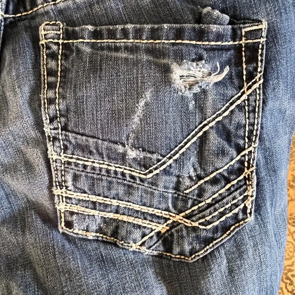 BKE Derek Jeans Mens 30x30 Straight Leg Distressed Medium Wash Denim Buckle